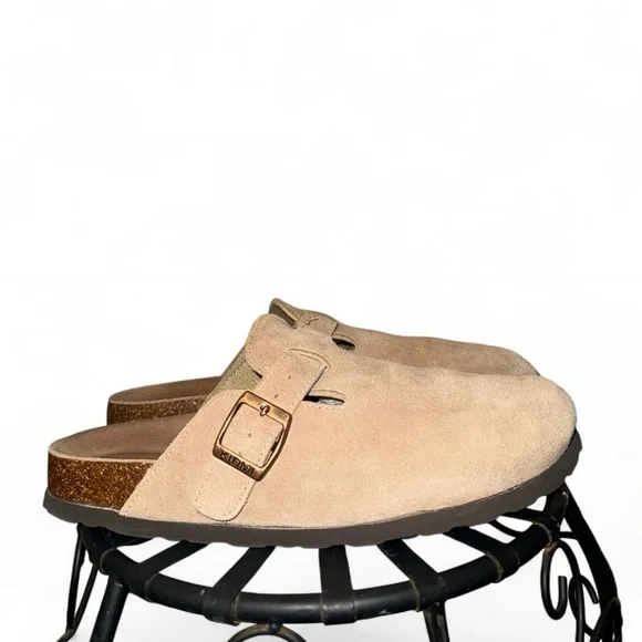 Women’s Tan Suede Slip-On Shoes - Picture 6 of 6